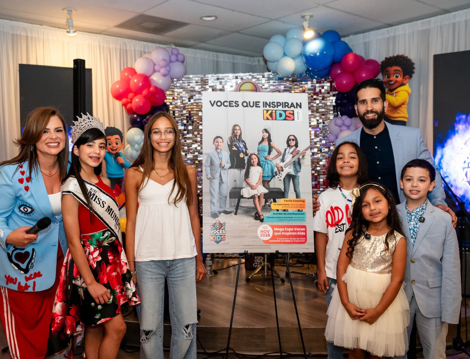 Presentación de la revista Voces que inspiran Kids durante el primer aniversario de la marca