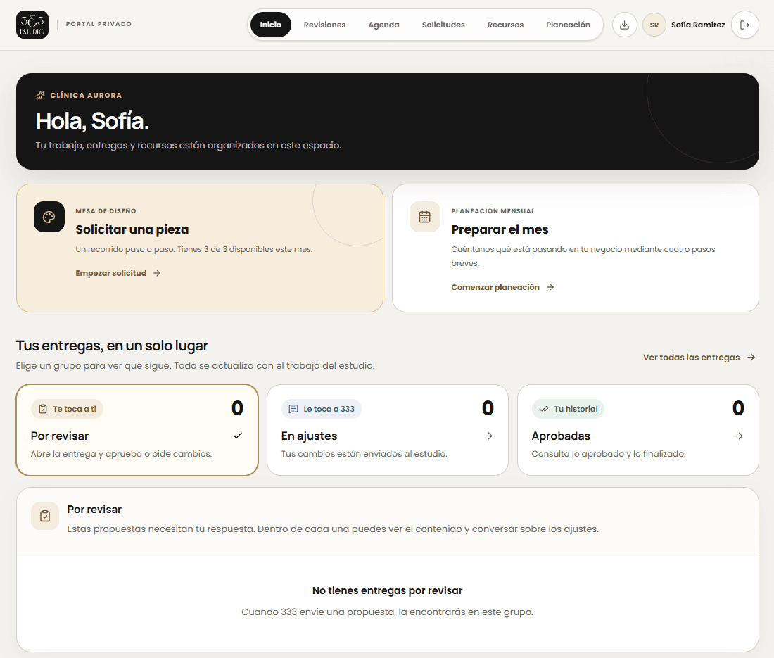 Vista de un portal privado con entregas, revisiones y planeación